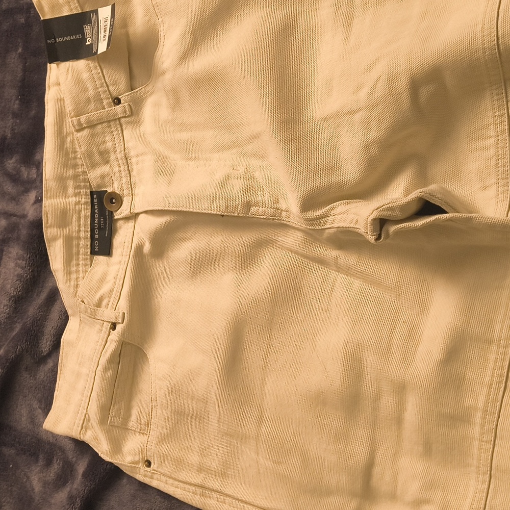 No boundaries wide legged jeans